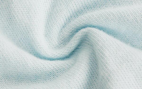 純棉與化學(xué)纖維的防靜電性能對比