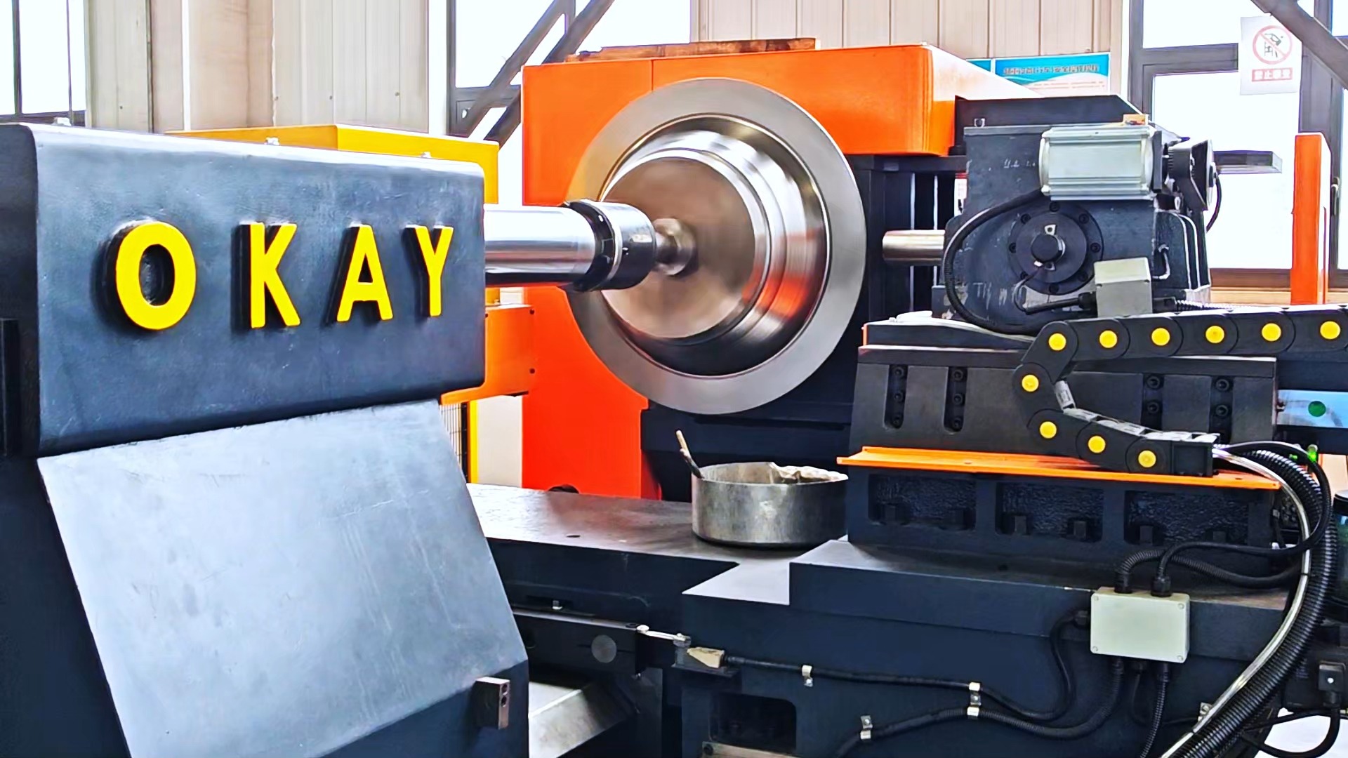 傲墾數控雙輪旋壓機 精密機電設備與儀器儀表的完美結合